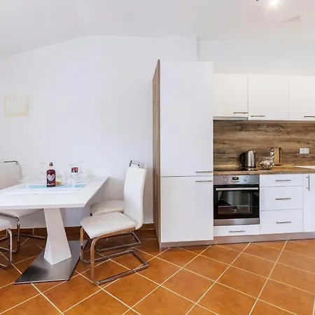 Appartement 1 Bedroom In *